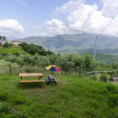 Altido Family 2 Bedroom Apt For 6 With Backyard In Mattarana * Carrodano Inferiore