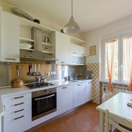 Lejlighed Altido Family 2 Bedroom Apt For 6 With Backyard In Mattarana Carrodano Inferiore