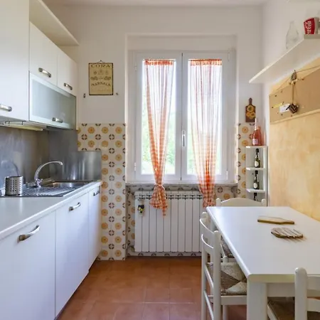 Altido Family 2 Bedroom Apt For 6 With Backyard In Mattarana *