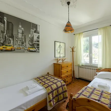 Altido Family 2 Bedroom Apt For 6 With Backyard In Mattarana Lejlighed