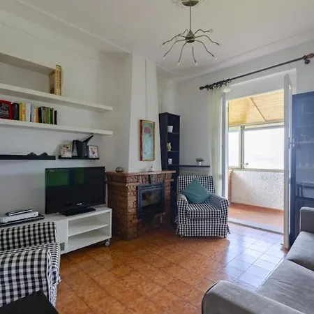 Altido Family 2 Bedroom Apt For 6 With Backyard In Mattarana